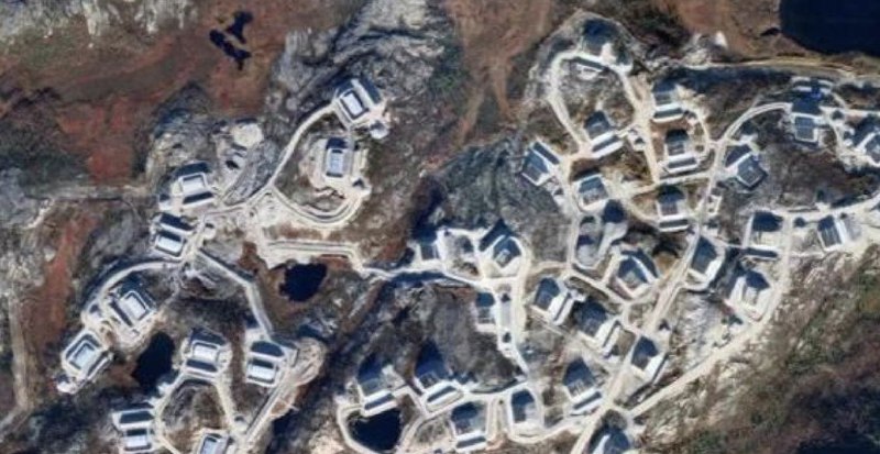 谷歌开放俄罗斯所有战略要地高清地图谷歌地图服务18日开始以最大分辨率提供俄罗斯所有军事和战略设施的卫星图像
